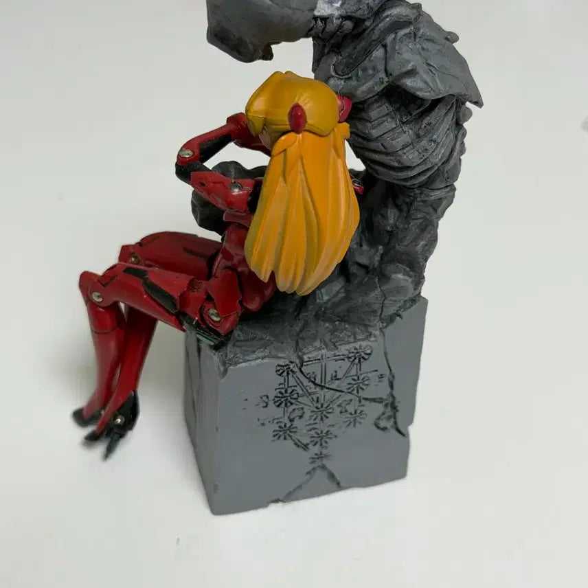 에반게리온 아스카 소년에이스 10주년 9권 한정 피규어