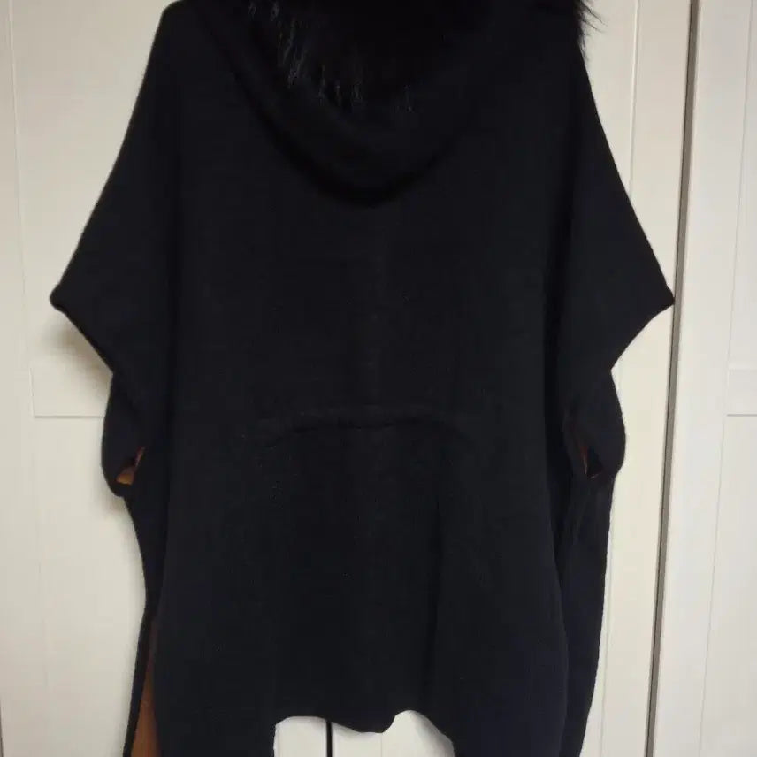 [BUNJANG] VOV Raccoon Fur Cape Coat One Size / 택포/VOV 라쿤털 케이프 코트 (프리사이즈