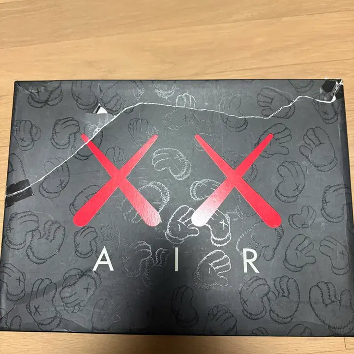 [BUNJANG] Jordan 4 KAWS Retro Cool Grey 285 Full Package / 조던4 x카우스 레트로 쿨 블랙 285 풀구성 급쳐판매 번개케어환영!