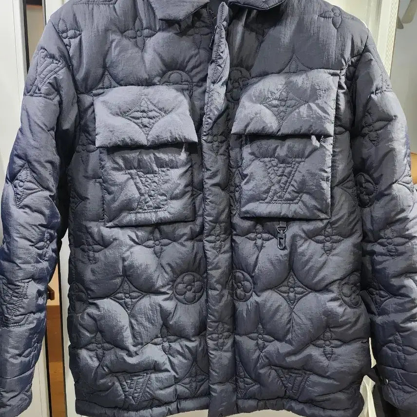 [BUNJANG] Louis Vuitton Quilted Monogram Puffer Jacket / 루이비통 퀼팅 모노그램 패딩