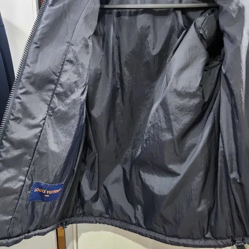 [BUNJANG] Louis Vuitton Quilted Monogram Puffer Jacket / 루이비통 퀼팅 모노그램 패딩