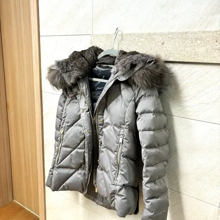 [BUNJANG] Montecore Raccoon Fur Padding (Size 55) / [새상품급] 이태리 프리미엄 몬테꼬레 라쿤퍼 패딩 55