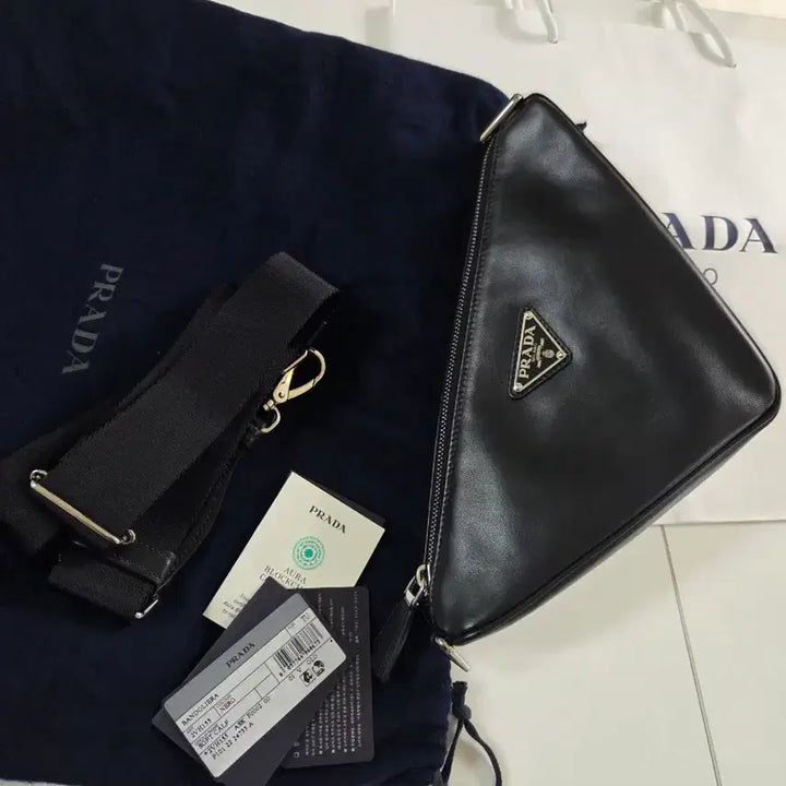 [BUNJANG] Prada Triangle Leather Crossbody Bag / [새상품] 프라다 트라이앵글 레더 크로스백 블랙