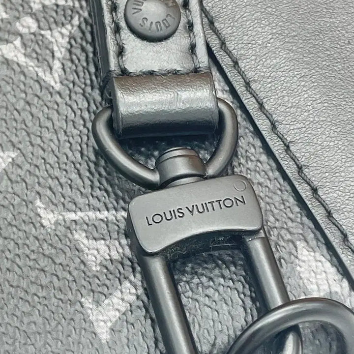 [BUNJANG] Louis Vuitton Eclipse Pochette To Go Clutch / [ 정품 / 새상품급 ] 루이비통 이클립스 포쉐트 투고 클러치