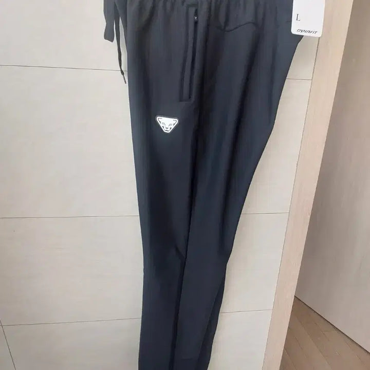 [BUNJANG] Dynamite Black Training Pants (L) / 다이나핏 블랙 트레이닝 기모안감 새상품 L