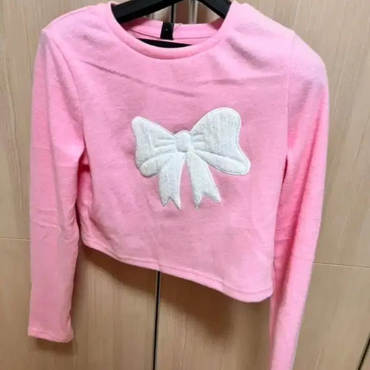 [BUNJANG] SHEIN Pink Ribbon Crop Top M / [새상품]SHEIN 크롭 핑크 리본 긴팔 티 맨투맨 M