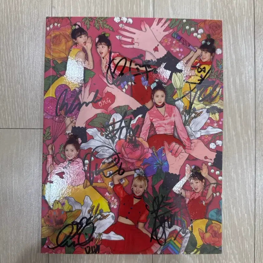 (급처) 오마이걸 컬러링북 싸인앨범