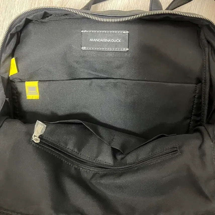 [BUNJANG] Mandarina Duck Black Backpack / 만다리나덕 블랙 백팩