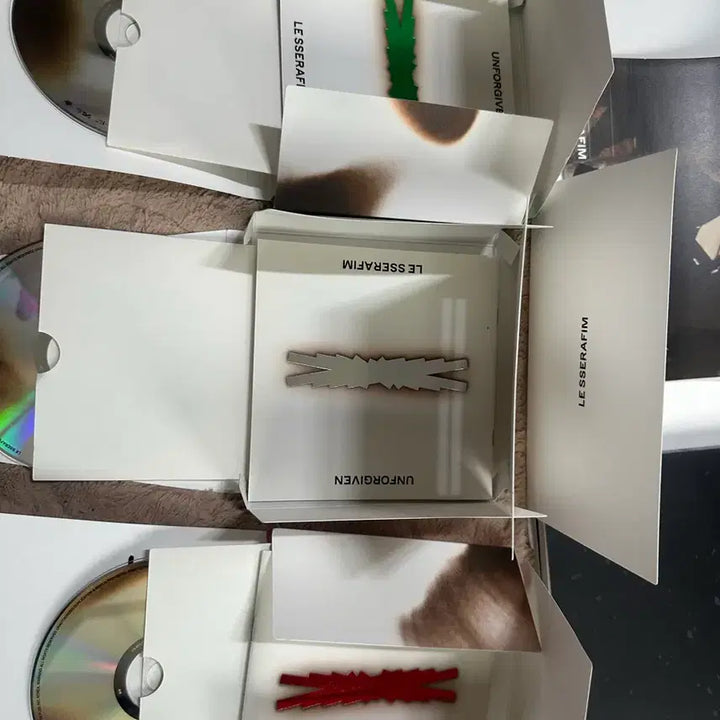 르세라핌(LE SSERAFIM) - 정규 1집 판매합니다