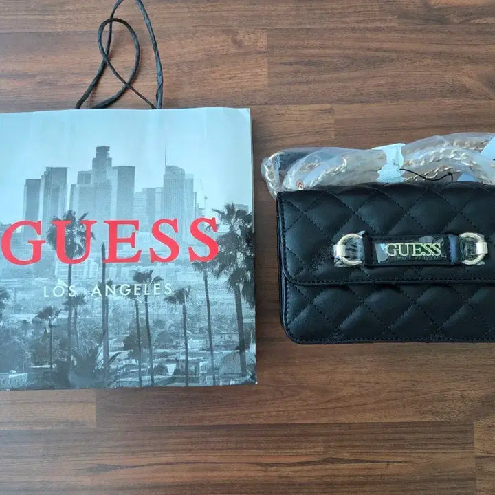 [BUNJANG] Crossbody Bag / 게스체인크로스백새제품