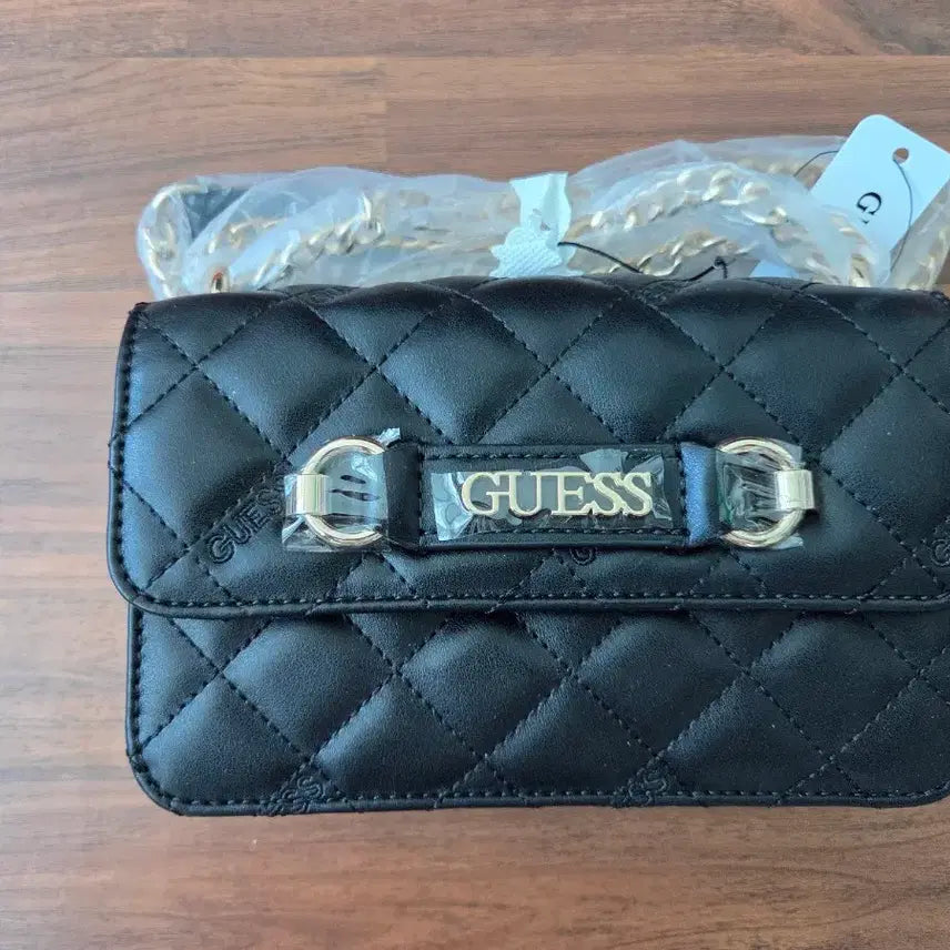 [BUNJANG] Crossbody Bag / 게스체인크로스백새제품