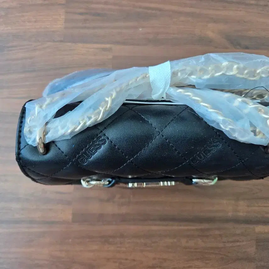 [BUNJANG] Crossbody Bag / 게스체인크로스백새제품