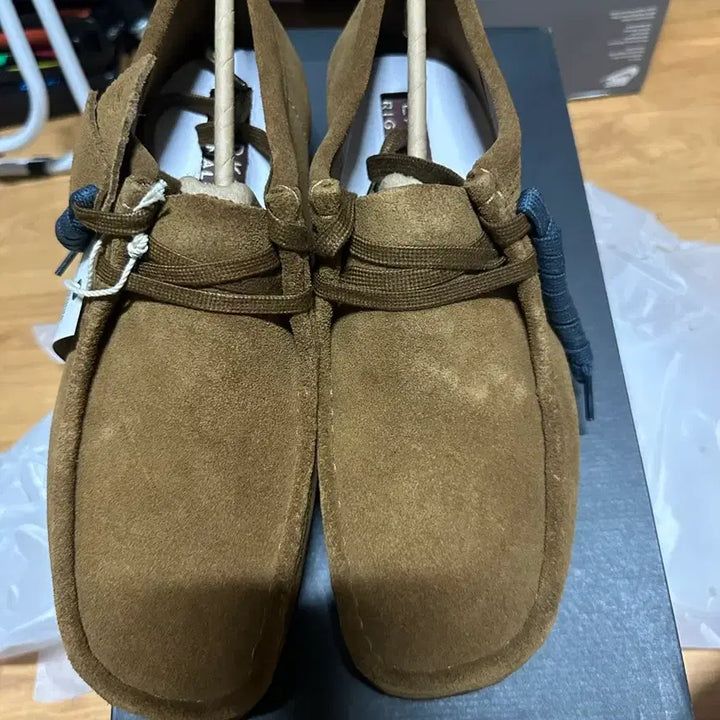 [BUNJANG] Clarks Wallabee Cola UK8.5 / (새상품) 클락스 왈라비 콜라 UK8.5 사이즈