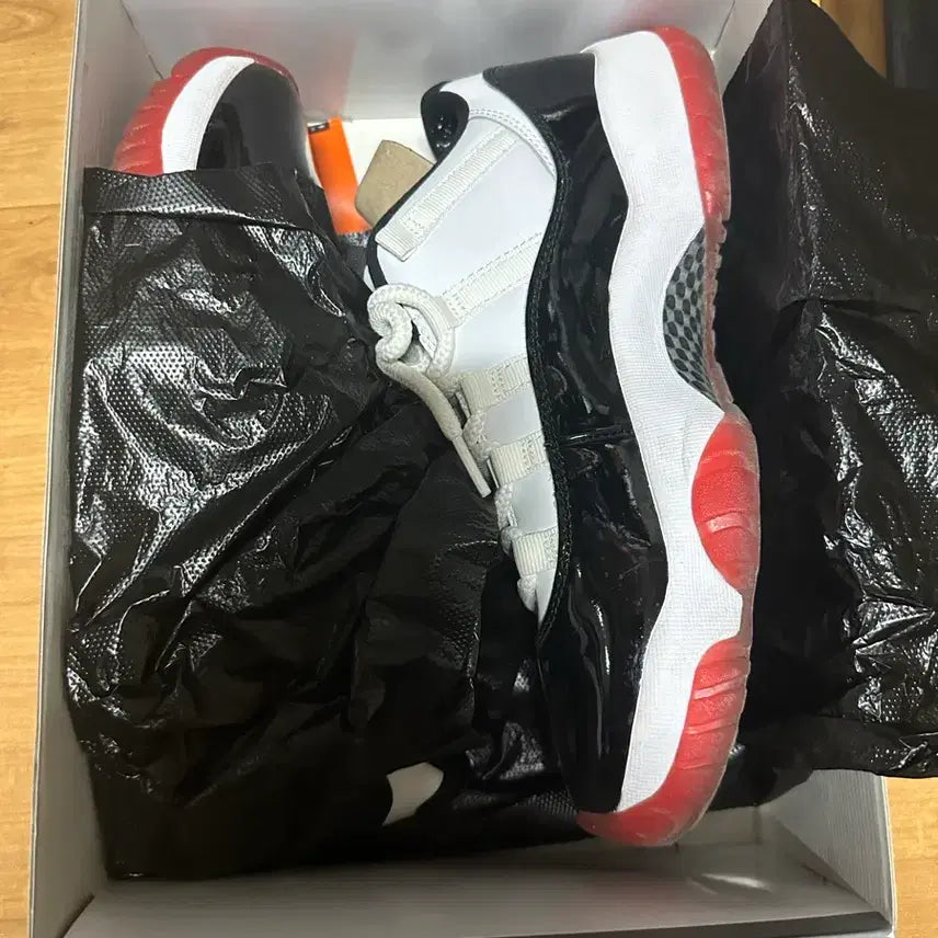 [BUNJANG] Air Jordan 11 Retro Low Concord Bread 265 / (S급) 조던 11 레트로 로우 콩코드 브레드 265