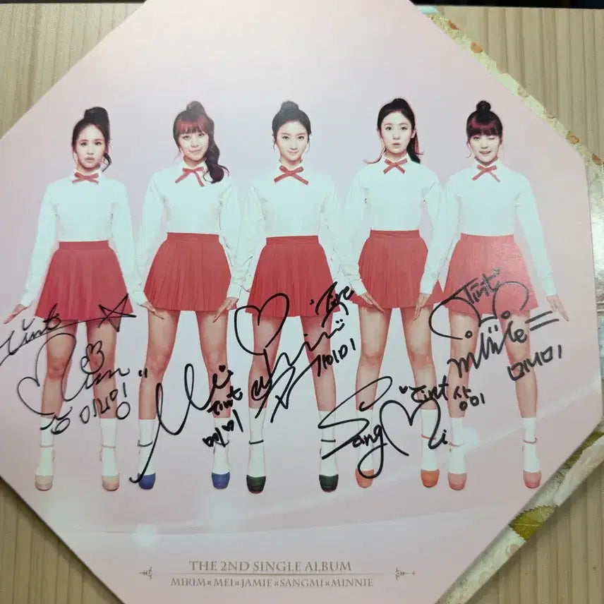 CD 걸그룹 틴트 싸인앨범,싱글2집,늑대들은 몰라요,2014년