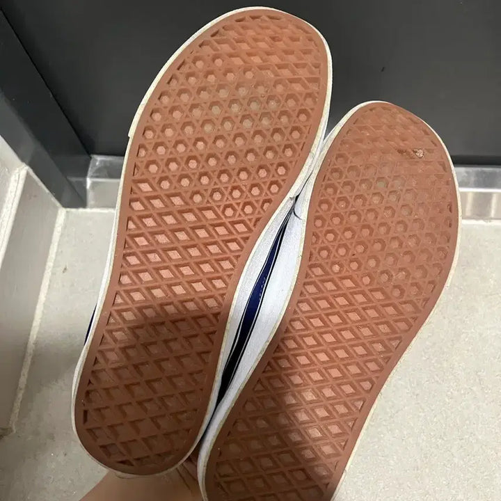 [BUNJANG] Vans Old Skool Sneakers 260 / 반스 올드스쿨 스니커즈(260)