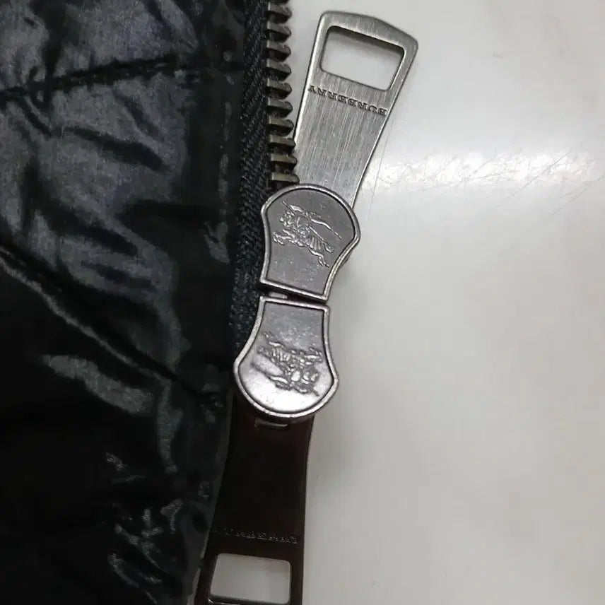 [BUNJANG] Burberry Women's Goose Down Fur Hooded Padded Jacket (Size S) / [파격가 좋습니다] 버버리 여성용 구스다운 퍼 후드패딩 S 사이즈