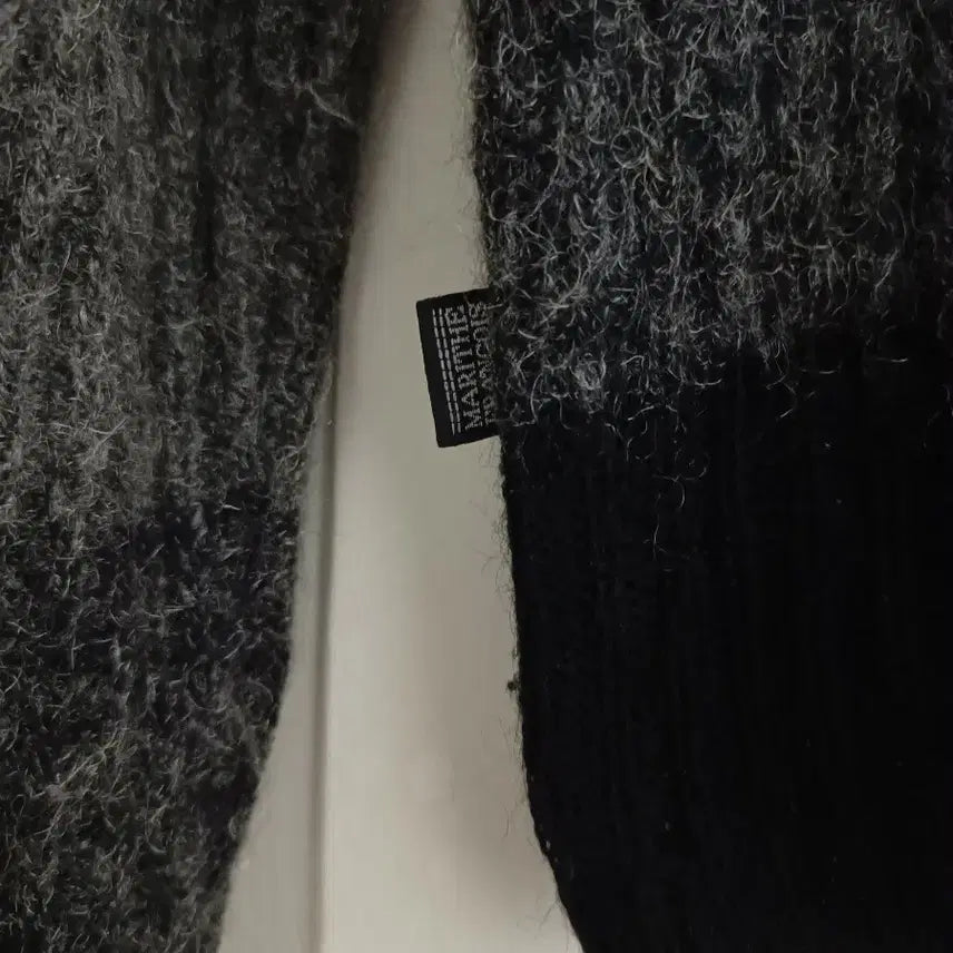 [BUNJANG] Marithe Francois Girbaud V-Neck Knit Sweater / 마리떼 프랑수와 저보 브이넥 니트/스웨터