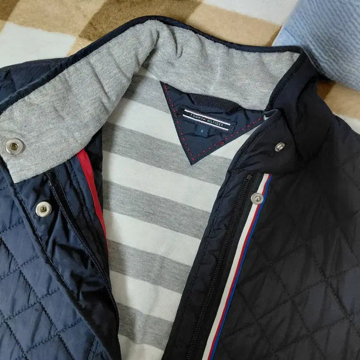 [BUNJANG] Tommy Hilfiger Quilted Jacket (Size S) / 타미힐피거 퀼팅 자켓 (S 55)