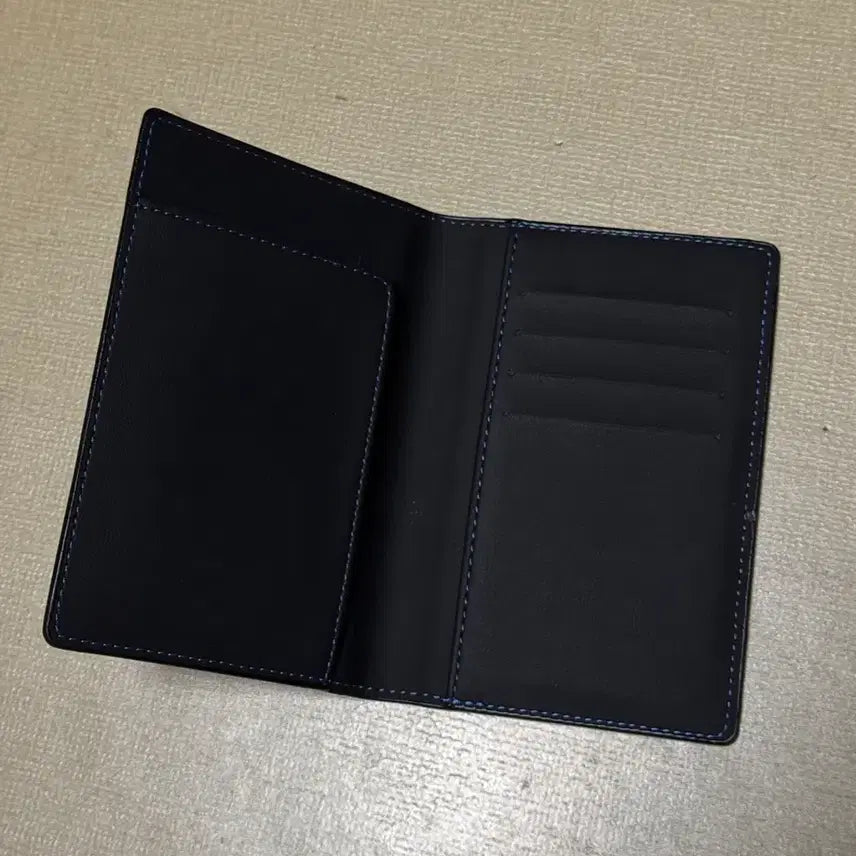 [BUNJANG] BMW Passport Wallet / (새상품) BMW 여권지갑