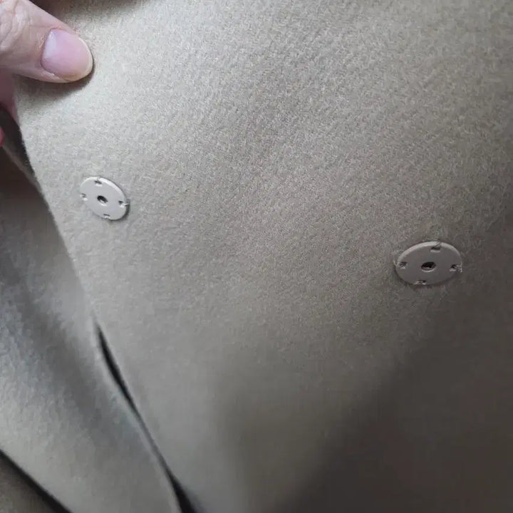 [BUNJANG] Misha Beige Long Coat with Black Leather Belt (Size 66) / 미샤  베이지색 롱 코트 블랙 가죽 벨트 66사이즈