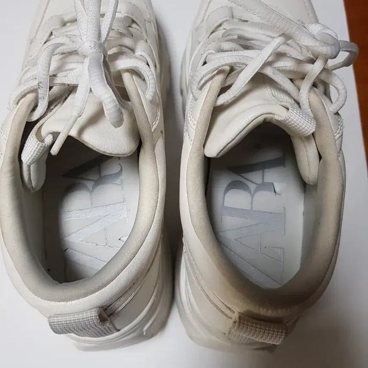 [BUNJANG] Zara Platform Volume White Sneakers / ZARA 자라 플랫폼 볼륨 화이트 스니커즈