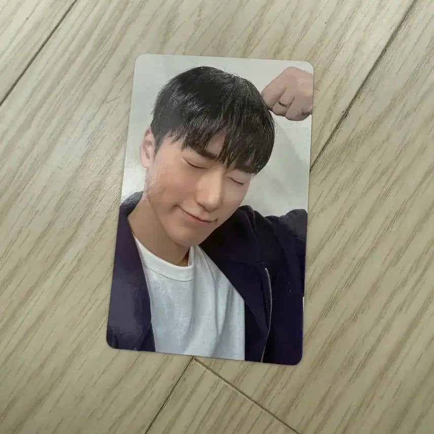 ATEEZ 에이티즈 8ROOM 7주년 팝업 트레카 산