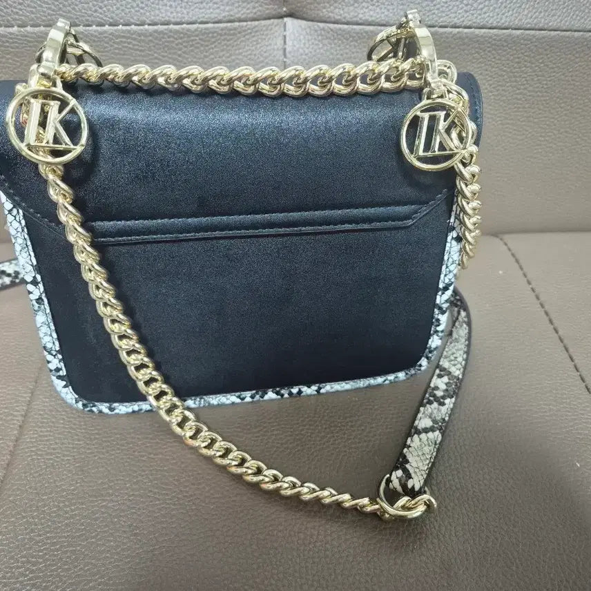 [BUNJANG] LK Black Chain Shoulder Bag / LK 블랙 체인 숄더백