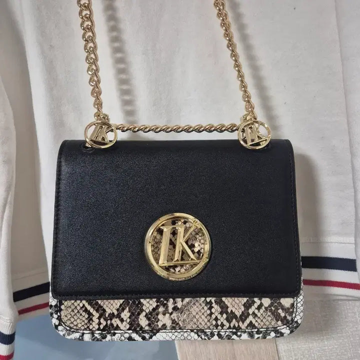 [BUNJANG] LK Black Chain Shoulder Bag / LK 블랙 체인 숄더백