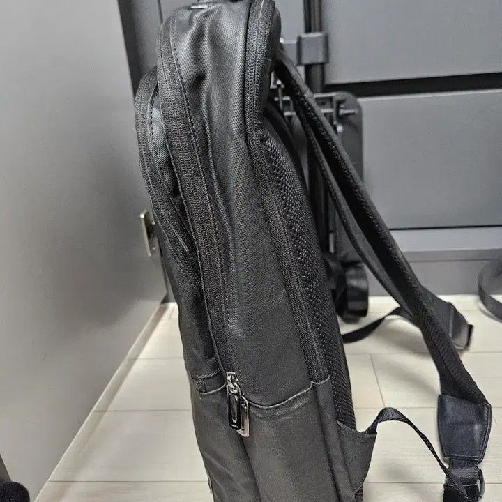 [BUNJANG] Hazzys Black Backpack / 헤지스 블랙 백팩