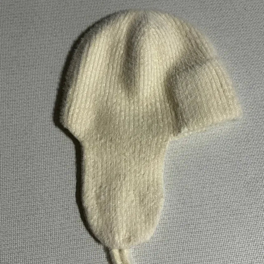 [BUNJANG] Gocori Knit Trooper Hat Ivory / 고코리 니트 트루퍼 햇 아이보리