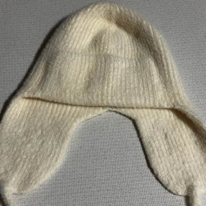 [BUNJANG] Gocori Knit Trooper Hat Ivory / 고코리 니트 트루퍼 햇 아이보리