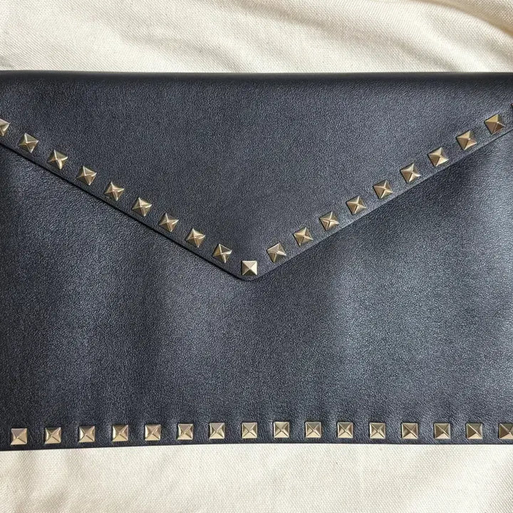 [BUNJANG] Valentino Rockstud Clutch / 발렌티노 락스터드 클러치