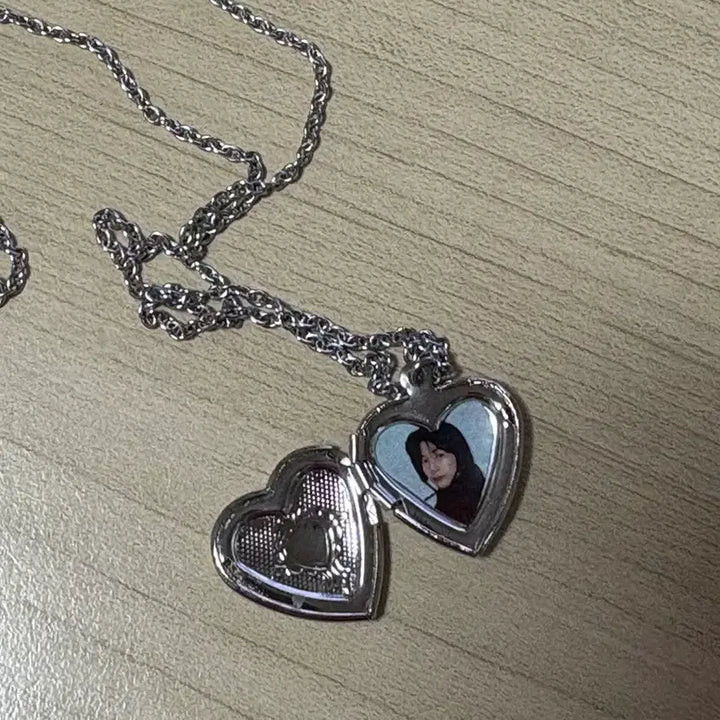 급처)몬스타엑스 채형원 몬엑 하트 펜던트 사진 목걸이 양도 비공굿