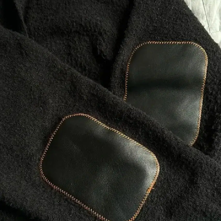 [BUNJANG] Meme Wardrobe Boucle Leather Patch Cardigan / 밈더워드로브 부클 레더패치 가디건