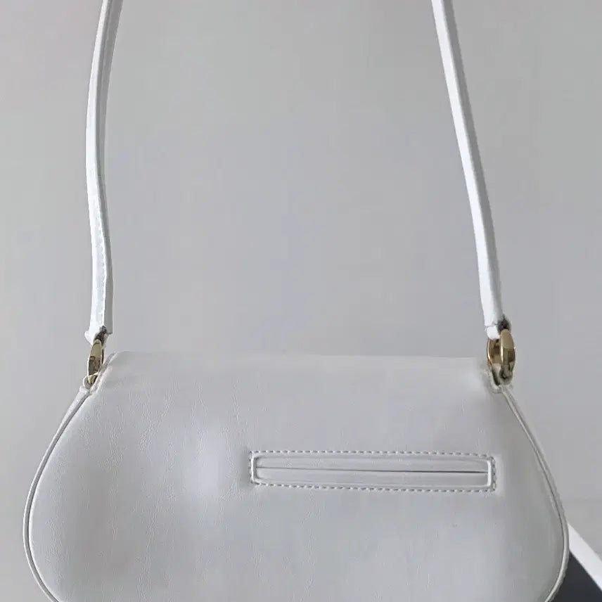 [BUNJANG] Stand Oil Clam Bag Shoulder Bag / 스탠드오일 클램백 (숄더백)