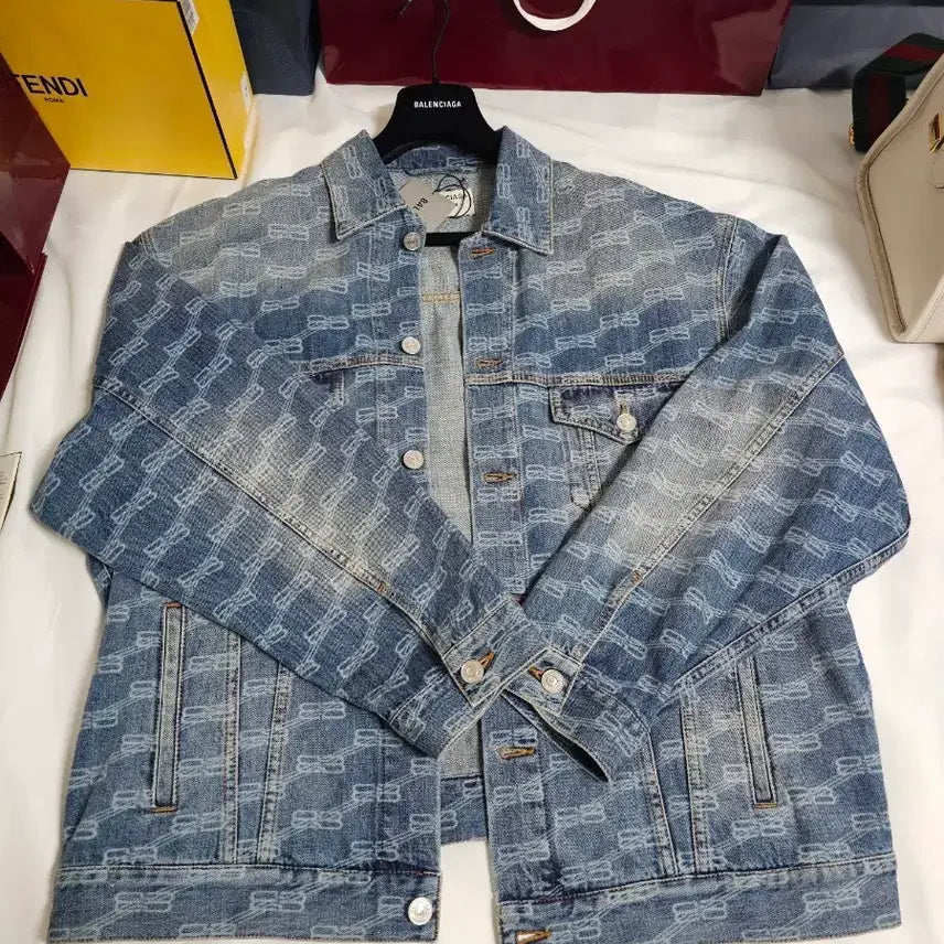 [BUNJANG] Balenciaga Monogram Denim Jacket / (새상품)발렌시아가 모노그램데님자켓팝니다