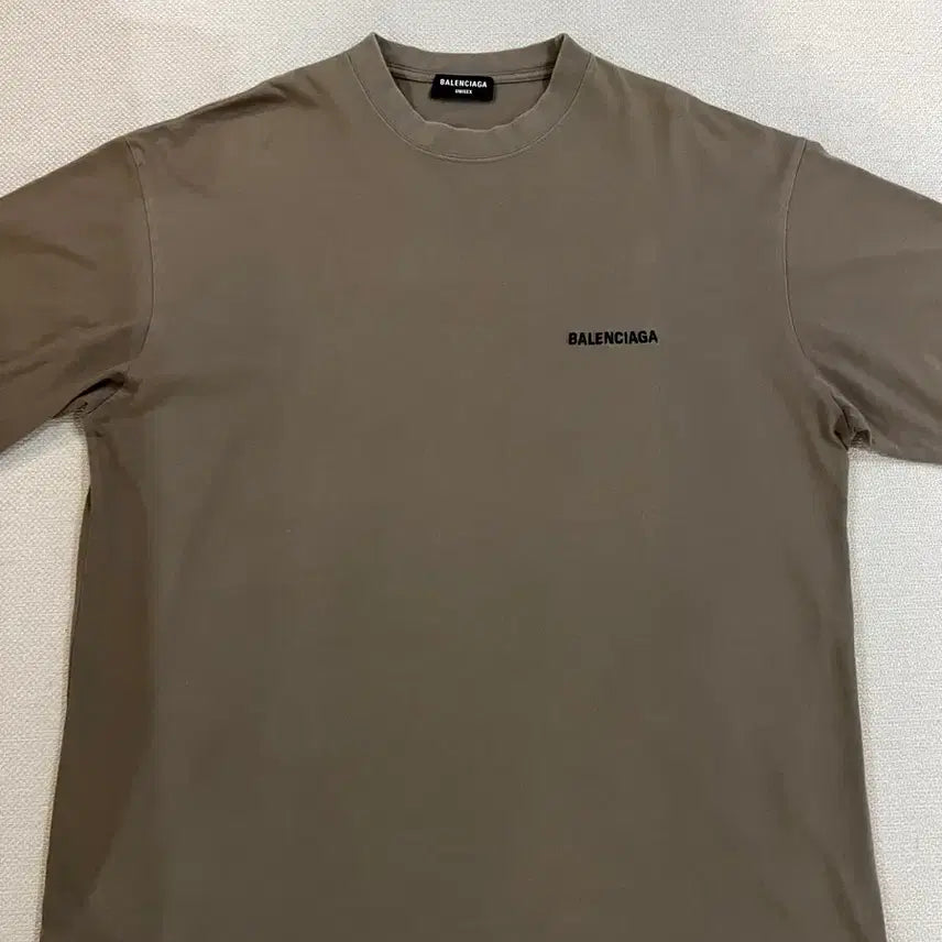 [SOLD OUT] 발렌시아가 백로고 자수 반팔티