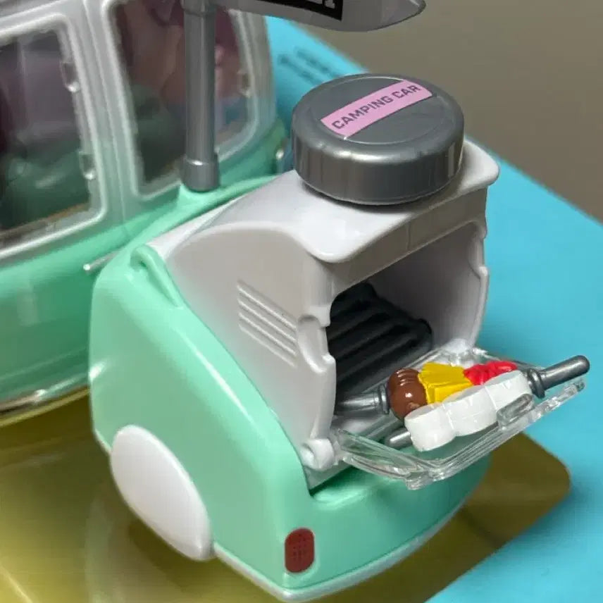 희귀매물) 방탄소년단 BT21 캠핑카 피규어 캠핑카 미니어처