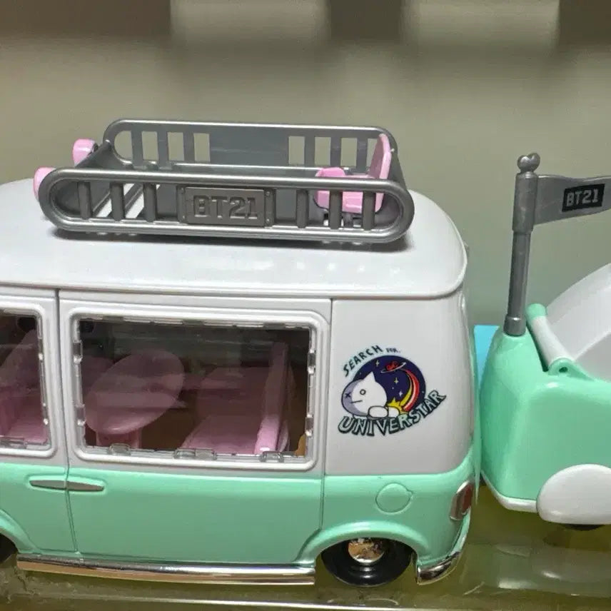 희귀매물) 방탄소년단 BT21 캠핑카 피규어 캠핑카 미니어처