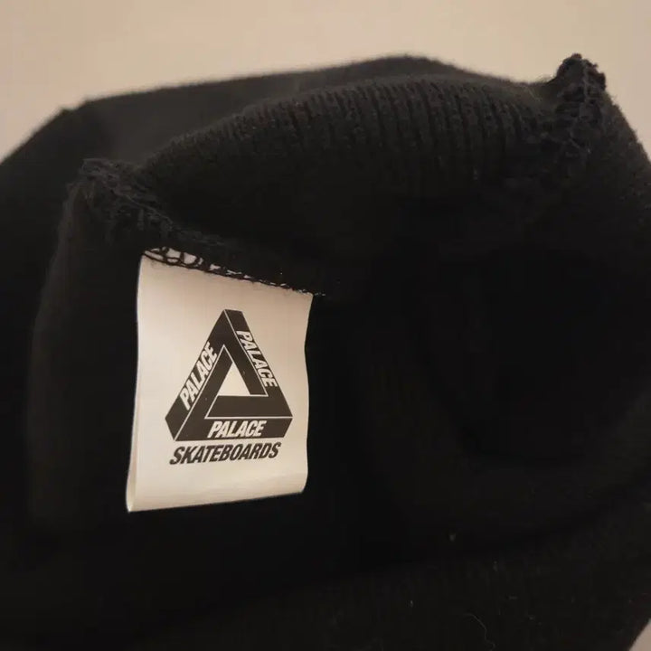 [BUNJANG] Palace Pocket Zipper Beanie / 미착용 팔라스 포켓 지퍼 비니