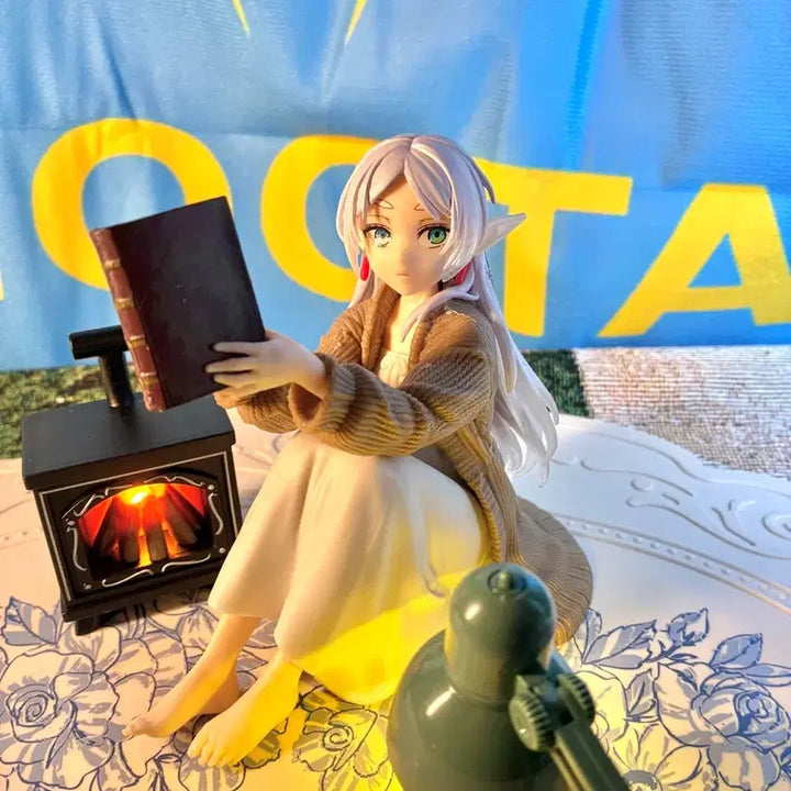 [BUNJANG] Knit Cardigan Campfire Light Figure Interior Decor / 니트 가디건 프리렌 + 모닥불 조명 (피규어 인테리어소품)