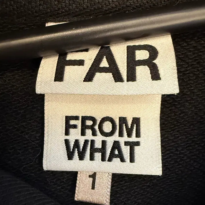 [BUNJANG] Fromis_9 Archive Wave Logo Hoodie Black / [1] 파프롬왓 파아카이브 파 웨이브 로고 후드 블랙