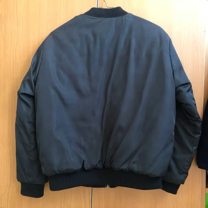 [BUNJANG] Unknown Item: Black Bomber Jacket / 항공점퍼 블랙