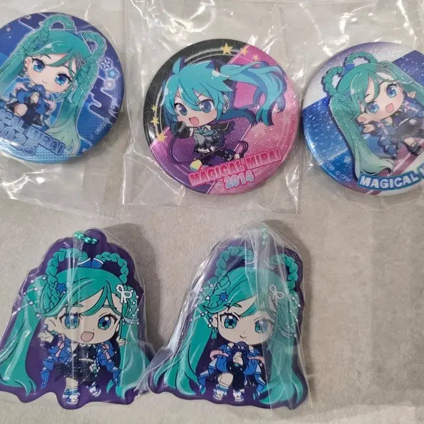 [BUNJANG] Hatsune Miku Magical Mirai Bundle Set Keyring / 하츠네 미쿠 Magical Mirai 캔뱃지/러버참 키링 5종 일괄판매