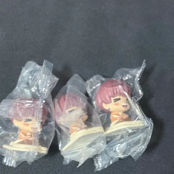 [BUNJANG] Could you confirm the group name and member name? The input 단다단 오네무탄 지지 판매 isn’t clear enough to generate an accurate English title. / 단다단 오네무탄 지지 판매