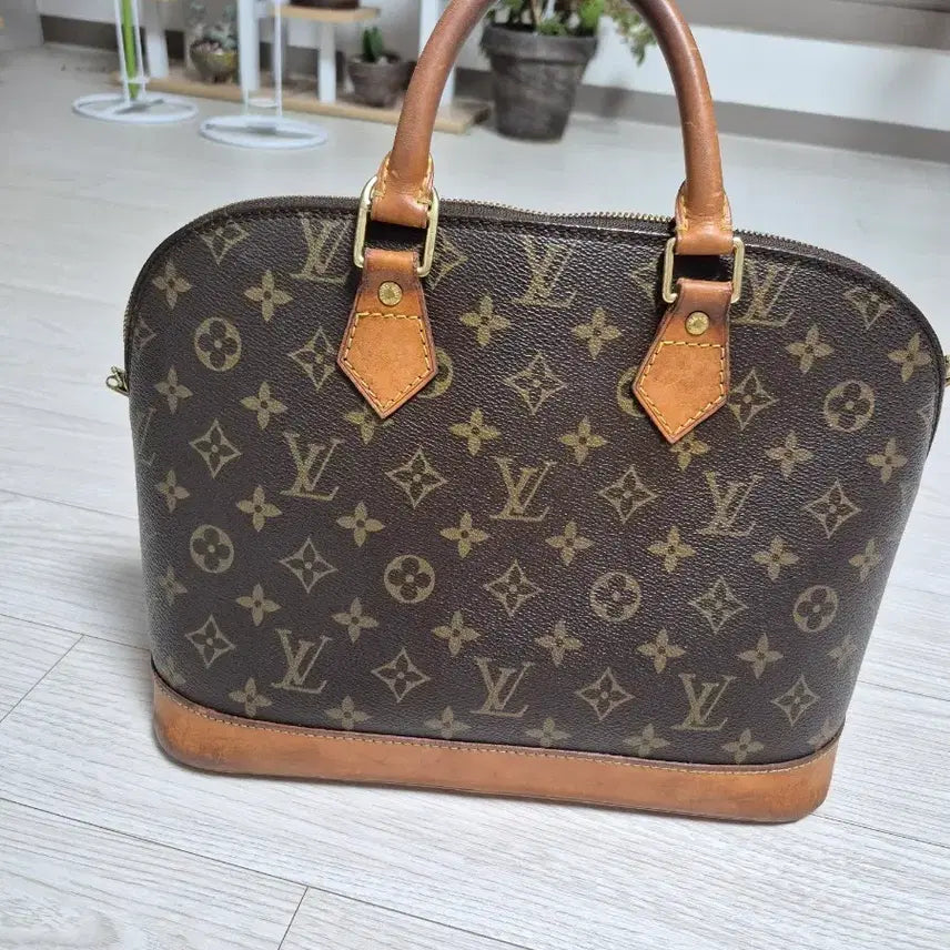 [BUNJANG] Louis Vuitton Alma BB Tote Bag / 루이비통알마bb토드백