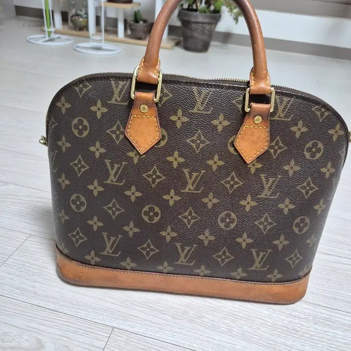 [BUNJANG] Louis Vuitton Alma BB Tote Bag / 루이비통알마bb토드백