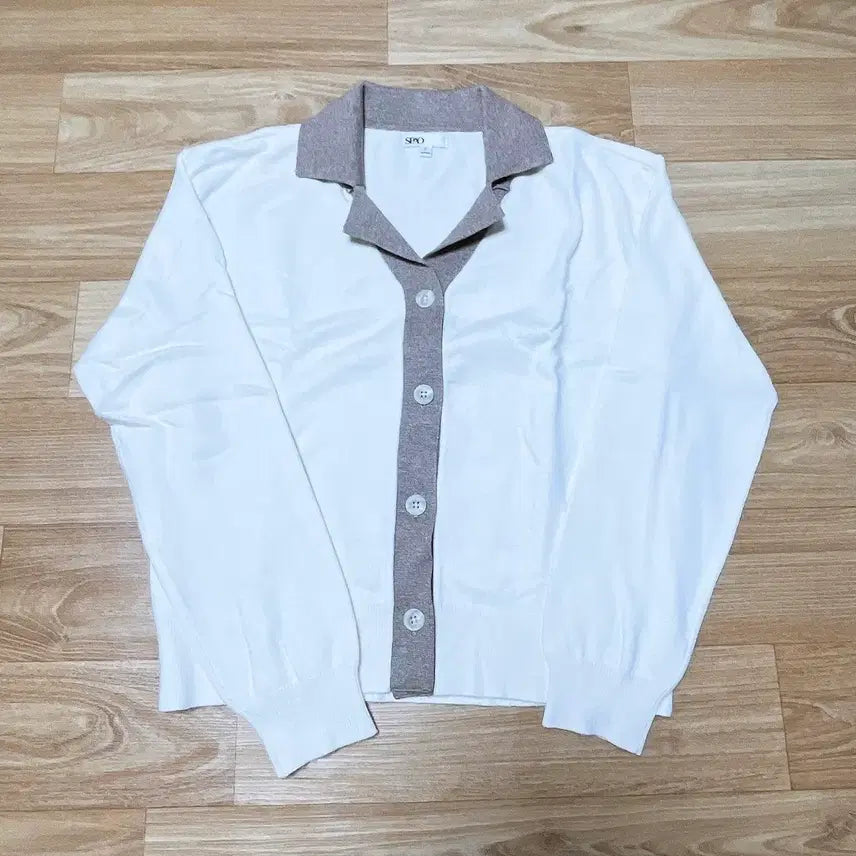 [BUNJANG] Kara Spao Knit Cardigan / 스파오 카라 니트 가디건