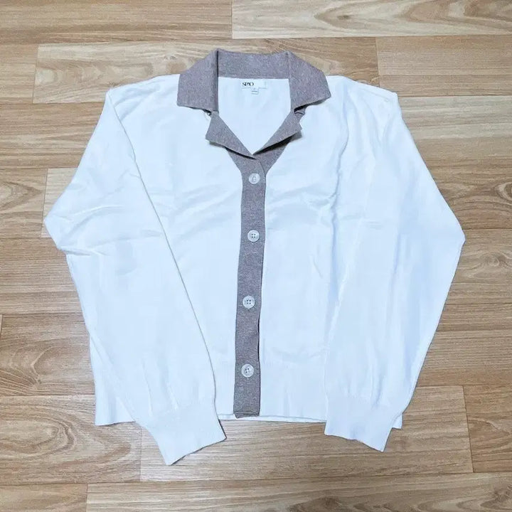 [BUNJANG] Kara Spao Knit Cardigan / 스파오 카라 니트 가디건